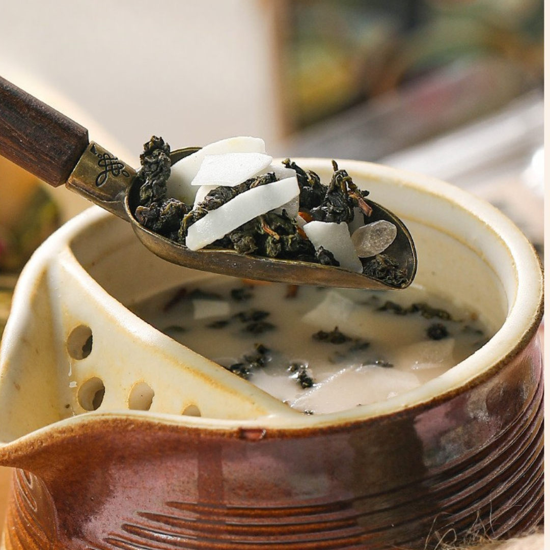 Handcrafted Ceramic Teapot with Rope Handle and Inbuilt Filter - 700ml Capacity